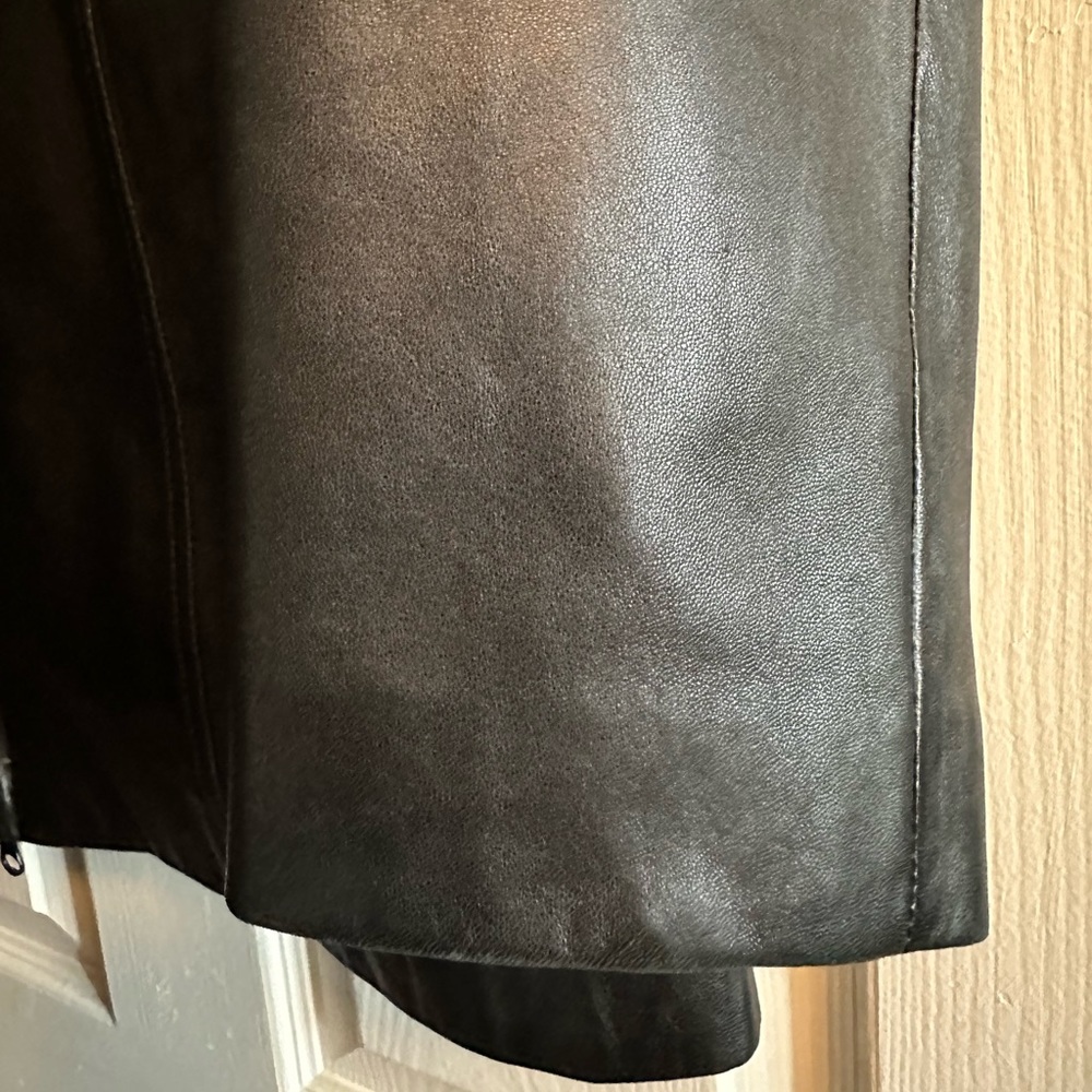 Danier Black leather jacket - Picture 4 of 16